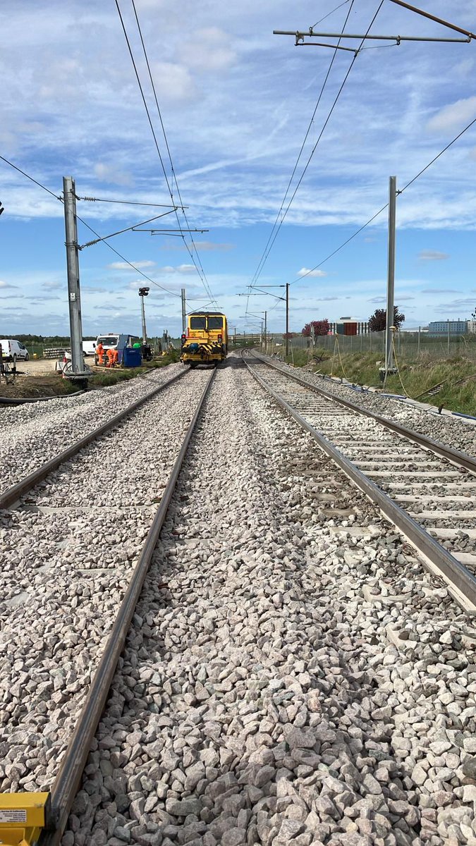 🚧 #TeamCambridge Take Action Over April

👷👷‍♀️ #TeamCambridge completed 358m of #TrackRenewals for the final alignment for the S&C area located at Shepreth Junction

🛤️ We're now preparing for the May Bank Holiday to install 2 crossover points

📸: Joe Wilson

#ColasRailShares