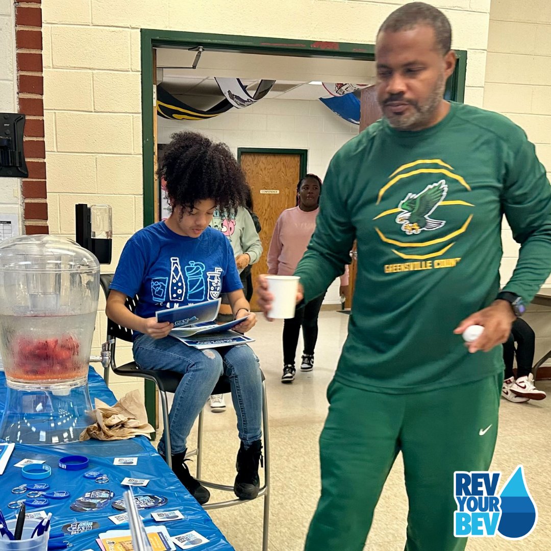 Did you hear the news?! @GCPS_Media recently updated their wellness policy! 🙌🏽 With the new policy in place, the school community is feeling energized and showing off their healthy hydration behaviors!✌🏼💧 #RevYourBevWeek #RevYourBev #YStreetMovement @revyourbev @healthyyouthva