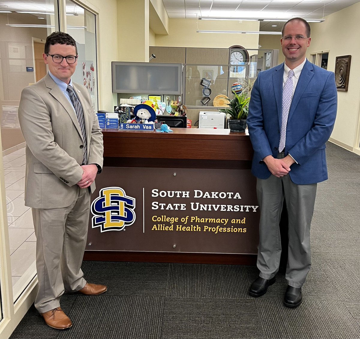 Thank you Dean Hansen and @SDStatePharmacy for welcoming me as the spring convocation keynote speaker. You all have an incredible group of leaders who will absolutely make a difference for patients and communities near and far. Wishing you all the best! #GoJacks