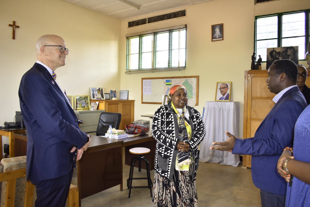 ICKKabgayi's tweet image. Today, at ICK Headquarters, Vice Chancellor Father Prof. Fidèle Dushimimana welcomed Dr. John Cech, President of Carroll College, USA. Their shared vision for collaboration heralds a new era in academic partnership. #GlobalEd #HigherEd ickjournalism.com/vice-chancello…