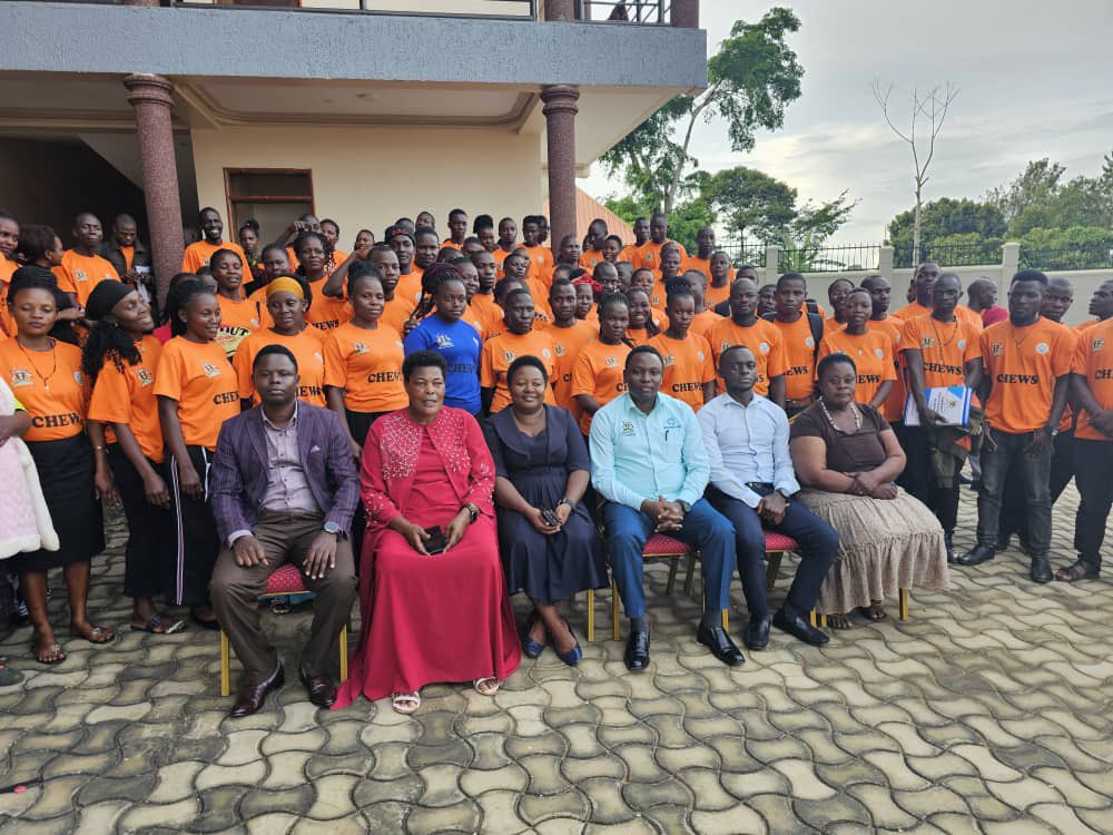 Today, the Commissioner in charge of Health Promotion, @RichardKabanda2 engaged with the CHEWS trainees in Kyotera District. The training that started on 1st March 2024 will last for 6 months in the districts of Kyotera, Kazo, Maracha & Namutumba.