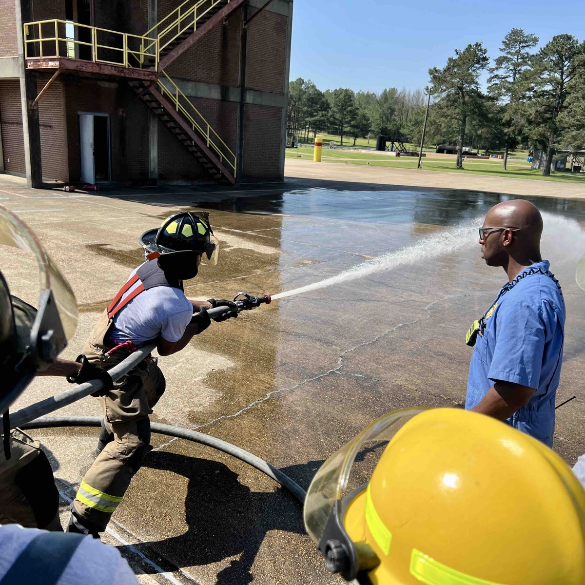MSFireAcademy's tweet photo. #Class209 expanding on their hose skills! #MSFA https://t.co/C9I5JcbUhR
