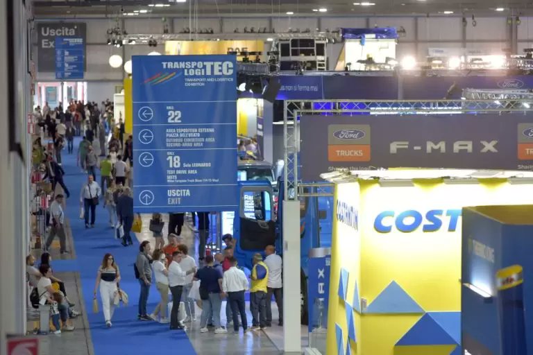 vaielettrico's tweet photo. Dall’8 maggio alla #FieradiMilano si accendono i riflettori su #NME-Next Mobility Exhibition e #Transpotec Logitec. Si terranno in contemporanea e metteranno al centro le nuove sfide green ed innovative del mondo del trasporto di merci e persone https://t.co/XTB652rW8W https://t.co/dD8twXuTji