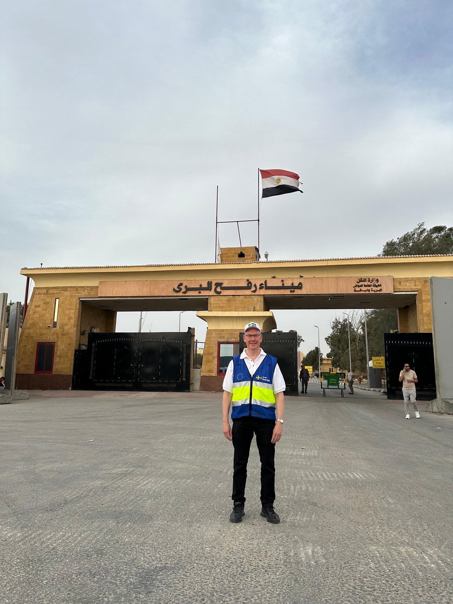 At the Rafah crossing today to assist Swedes who wants to leave Gaza.