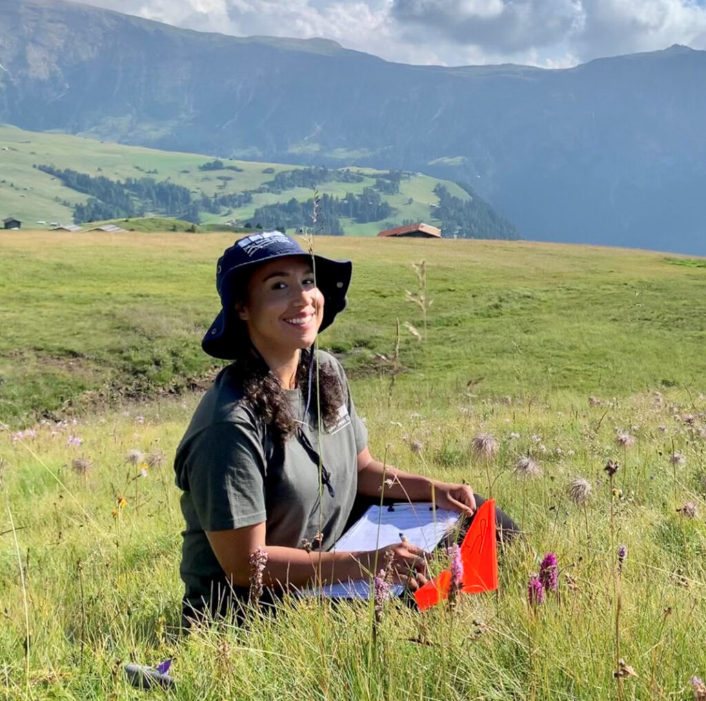 📢There's a new profile on our website and this time we'd like to shine a light on of our committee members @MNeequayeJIC who is also being featured on this week's episode of the @BWiSNetwork podcast! Make sure to check them both out! blackinplantscience.org/2024/04/25/mik…
