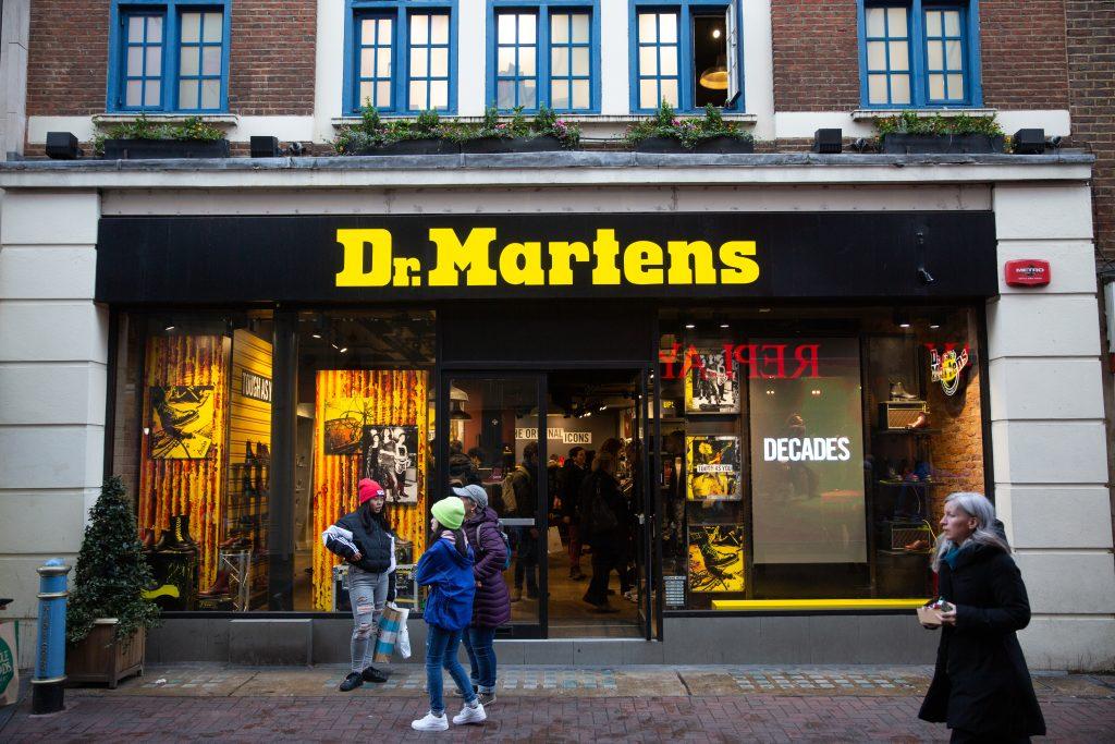 Following @drmartens’ fifth #profitwarning in three years and the appointment of a new #CEO, Drapers explores what the iconic brand needs to do to turn its fortunes around. Subscribe to Drapers to read more >>  bit.ly/3QlV9t8 

#DrMartens #footwear #DMs #fashion