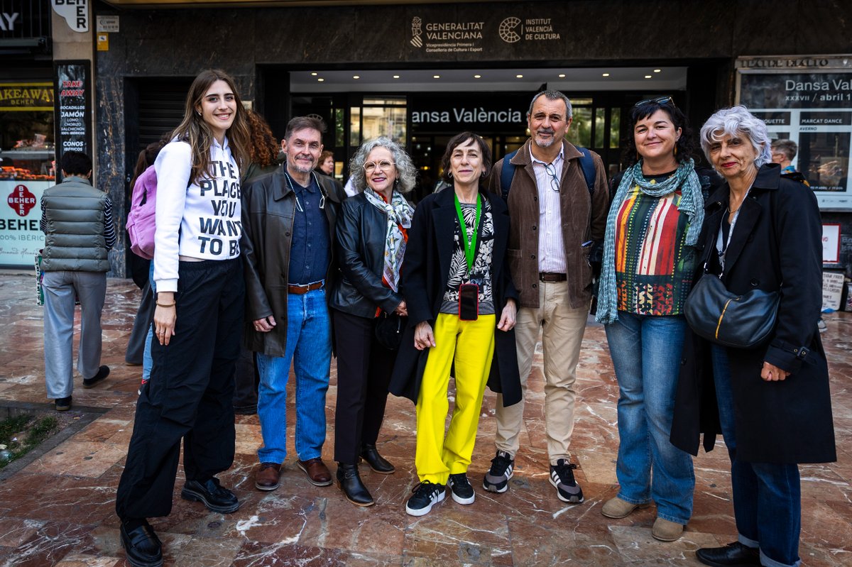 🌟 PHOTOCALL o cómo pasarla bien cuando estás de Festival. Algunos recuerdos de nuestro paso por el Teatre Rialto. 🙋‍♀️ Todas las fotos en nuestra página de Facebook. 📷 @eva_manez  #DulceRugir #DansaValència24