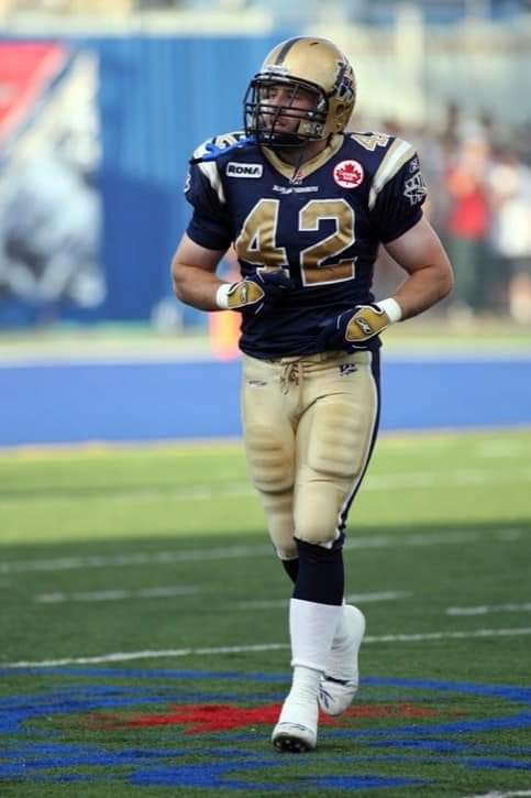 Happy Birthday 2/2 to @Wpg_BlueBombers Alumni, our brothers in service, Arjei Franklin @WindsorPolice (WR 2006-09) & #wfps Firefighter Neil McKinlay (LB 2004-09). Thank you for your service! Have a great day! #OnceABomberAlwaysABomber @CFL_Alumni