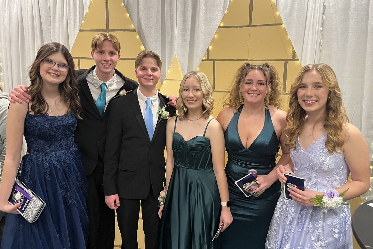 It is prom season! See how physicians, staff and the community came together to help teen patients at our Roseville Medical Center experience a magical night. k-p.li/3QFJJkb