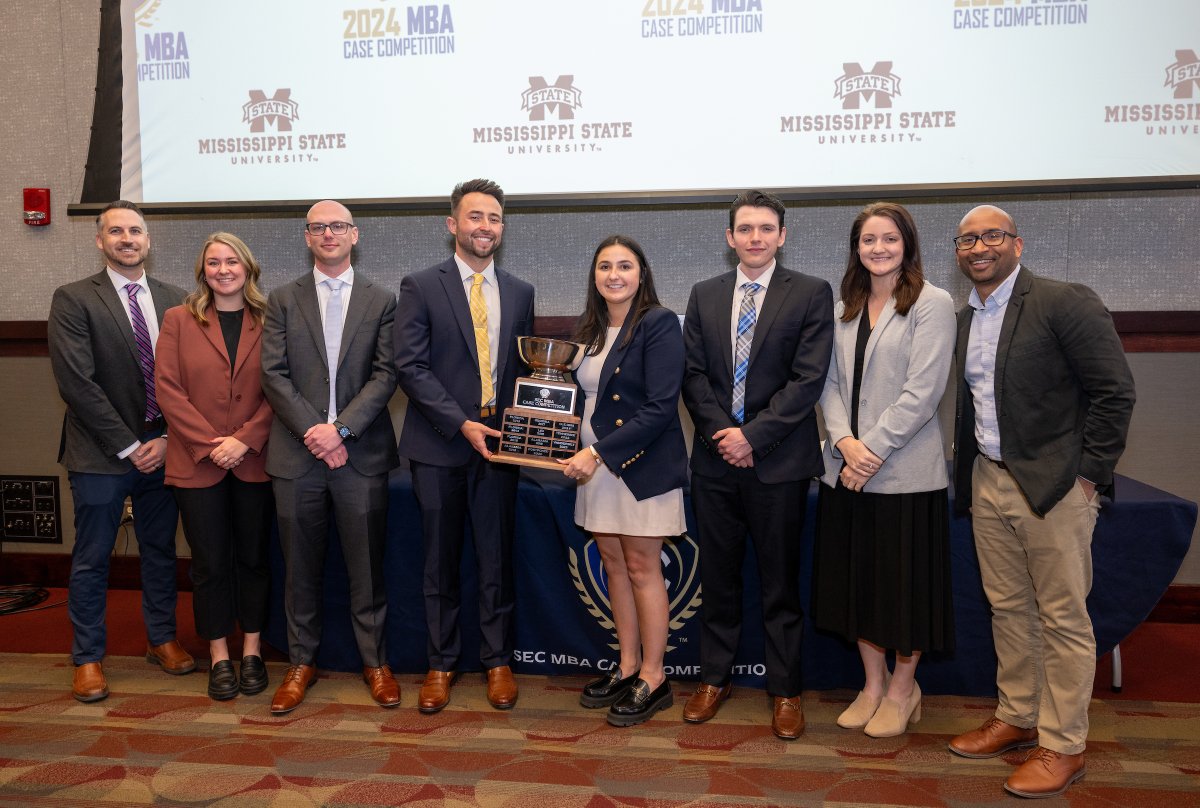 Bringing home the 🏆. A stellar MBA '25 team from Vanderbilt Business, including Andrew Winter, Monica Traniello, Robert Rickard, and Zach Terry, emerged victorious at the 2024 SEC MBA Case Competition! Read more here: ow.ly/glEN50RniX0 #SECMBACaseCompetition