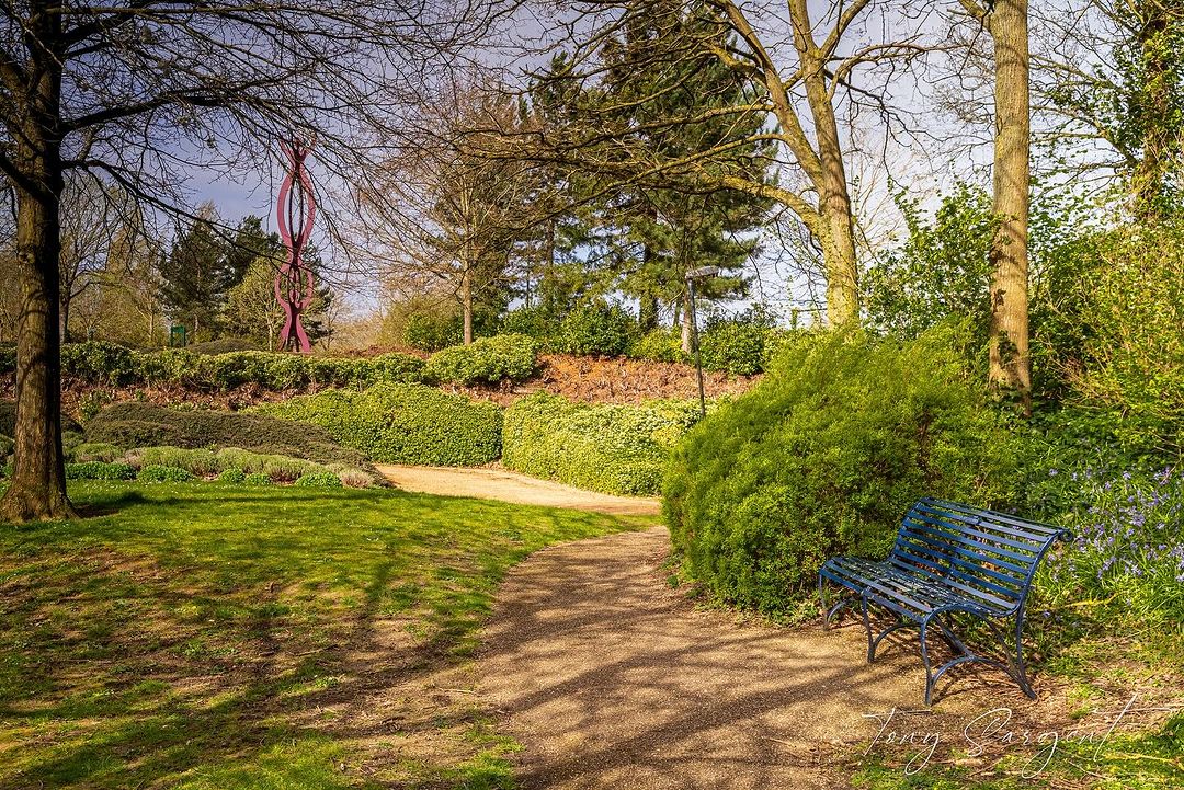 Spring morning walk at #CampbellPark 🌳 Have you enjoyed the peacefulness that comes with a morning wander in the parks? Milton Keynes City's central park is the perfect place to relax, enjoy some fresh air, and take in the gentle shifts of nature.