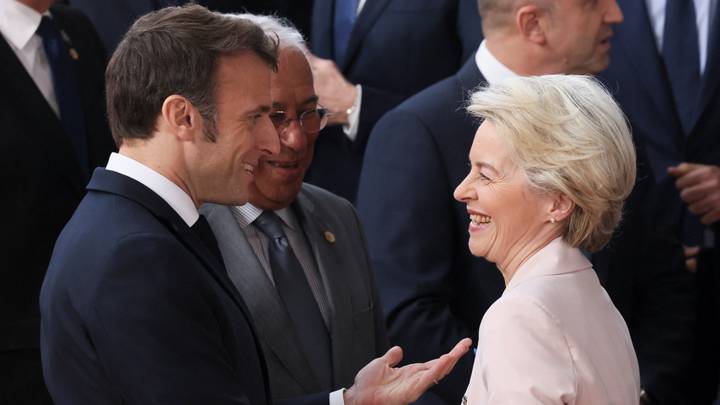 Le président français fait pression pour remplacer Ursula von der Leyen à la tête de la Commission européenne

#UrsulavonderLeyen #UE #Macron  #Commissioneuropéenne #MarioDraghi

observateurcontinental.fr/?module=news&a…