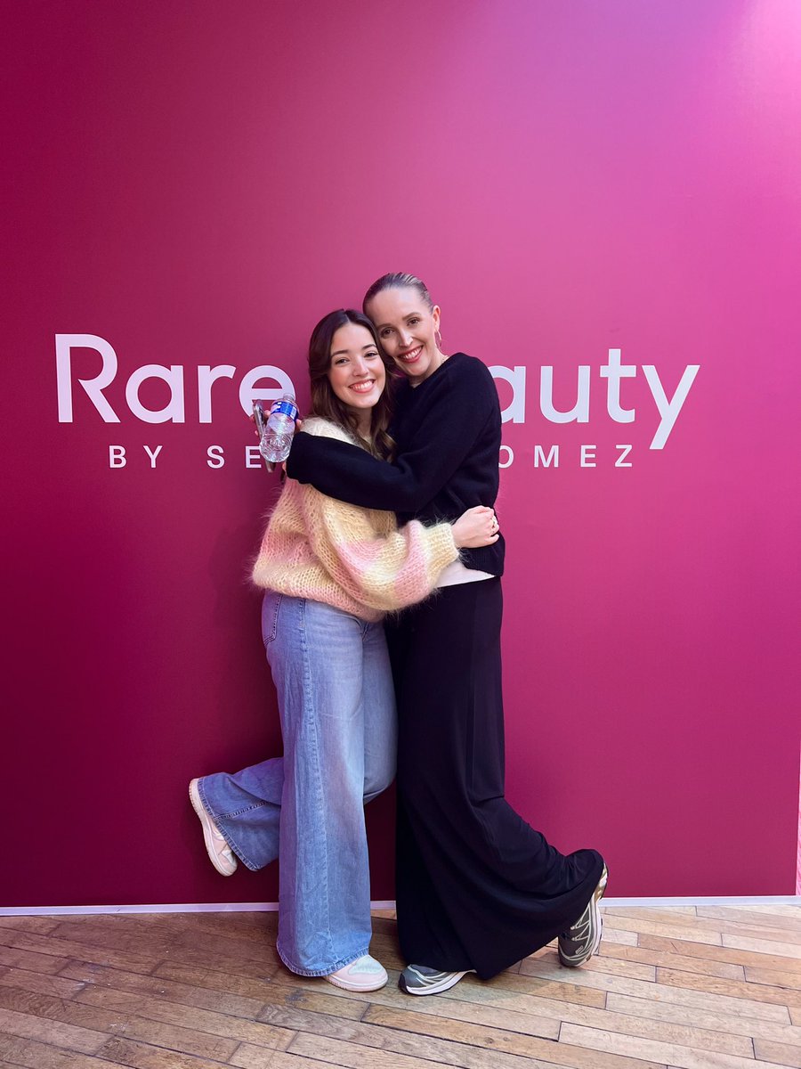 My favorite thing about today was meeting the lovely people of the Rare Beauty team 🥹 they made us feel so special and loved, it truly felt like such a safe space 🤍 I’m so grateful for this community!!! @rarebeauty