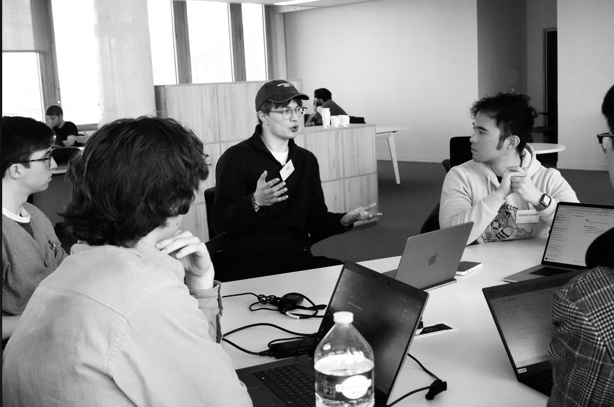 jonatzer's tweet photo. 60 hackers are currently leveraging @MistralAI’s latest models to solve real world problems at Plateau de Saclay, where @arthurmensch ’s  journey started #llmhackparis https://t.co/Y7uz7WYedp
