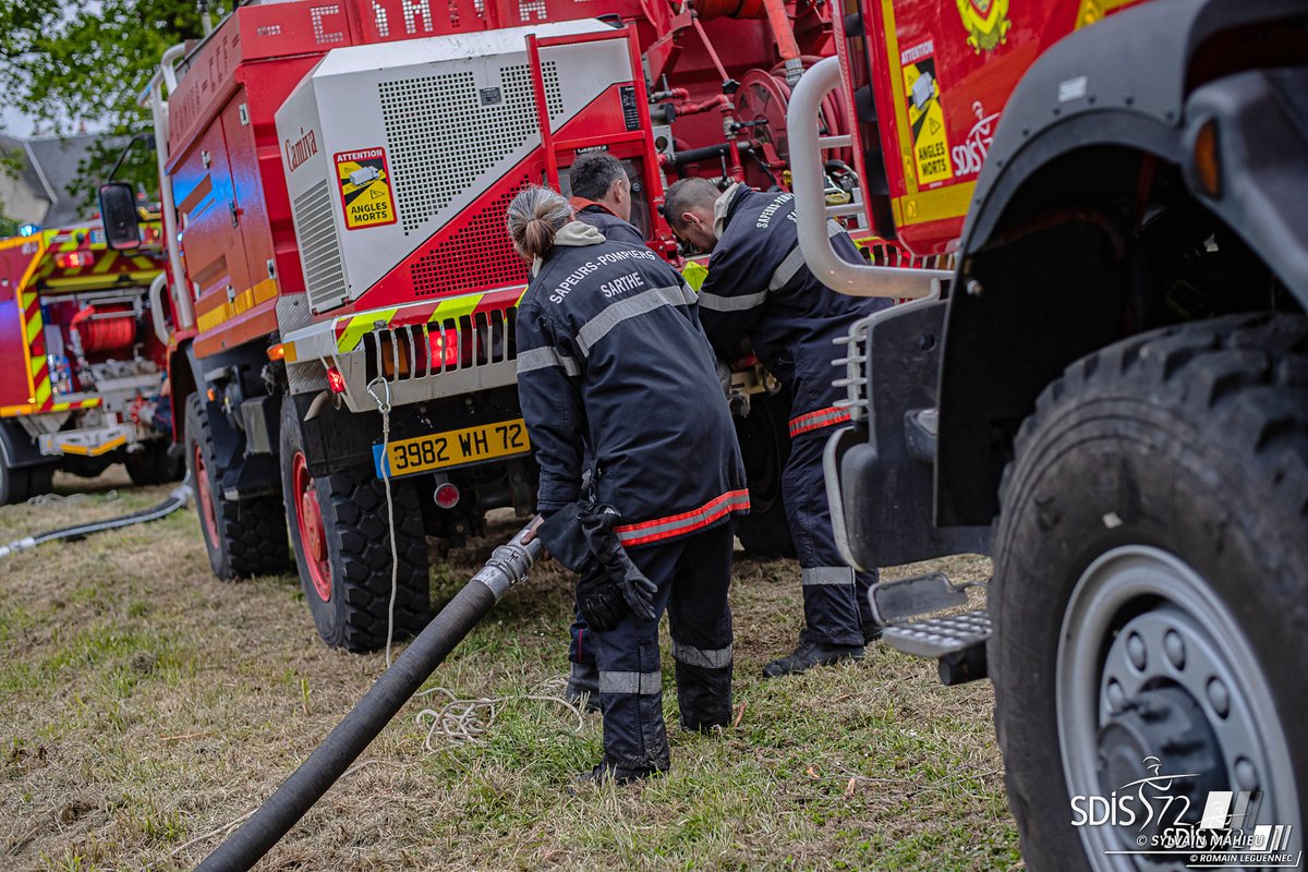 [#Intervention] 🔥 Hier, les SP de la Sarthe sont intervenus pour un feu de forêt sur la commune de Marigné-Laillé. L’incendie a mobilisé 45 SP 👩‍🚒 et 17 engins 🚒 🎥 La vidéo-détection de cet incendie a permis d’attaquer massivement sur ce feu qui a parcouru 2 ha 📸 R. LEGUENNEC