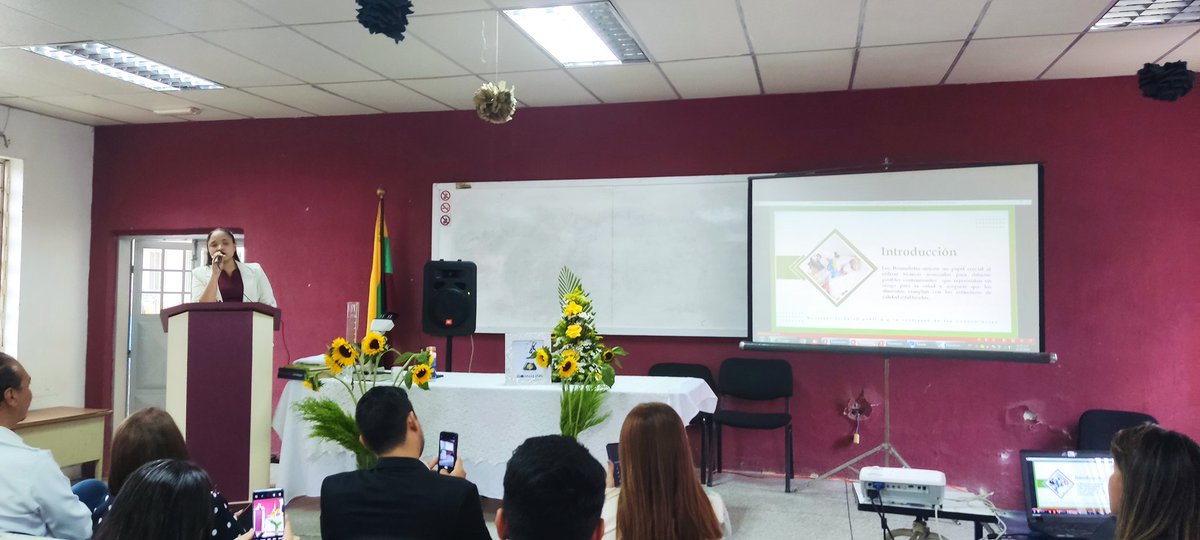 Ponencia de la Lic. Naxymar Sanabria, cursante de la Maestría en Toxicología Analítica. El rol del Bioanalista en la industria alimentaria. Celebramos este día construyendo la Academia, necesaria para el país que queremos. #UCarabobo