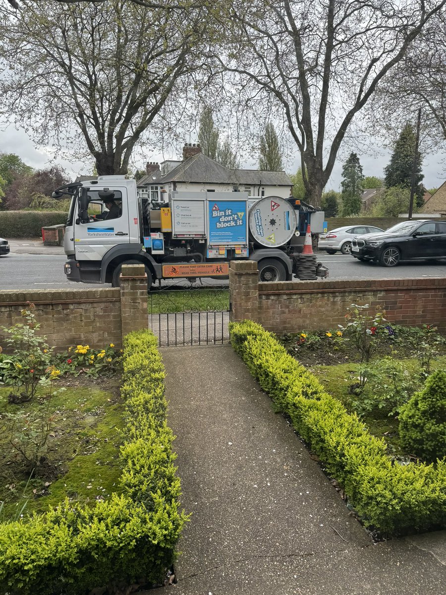 Why is this acceptable <a href="/cllrmikeross/">Mike Ross</a> parked on a grass verge?