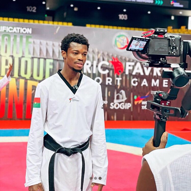 #Taekwondo : #Faysal_SAWADOGO remporte la médaille d’OR!
Le Burkinabè Faysal SAWADOGO a remporté la médaille d'OR dans la catégorie des moins de 80 kg au tournoi international d’Estonie en battant en finale le numéro 2 mondial, l’Egyptien #Seif_Hussein.
FÉLICITATIONS AU CHAMPION