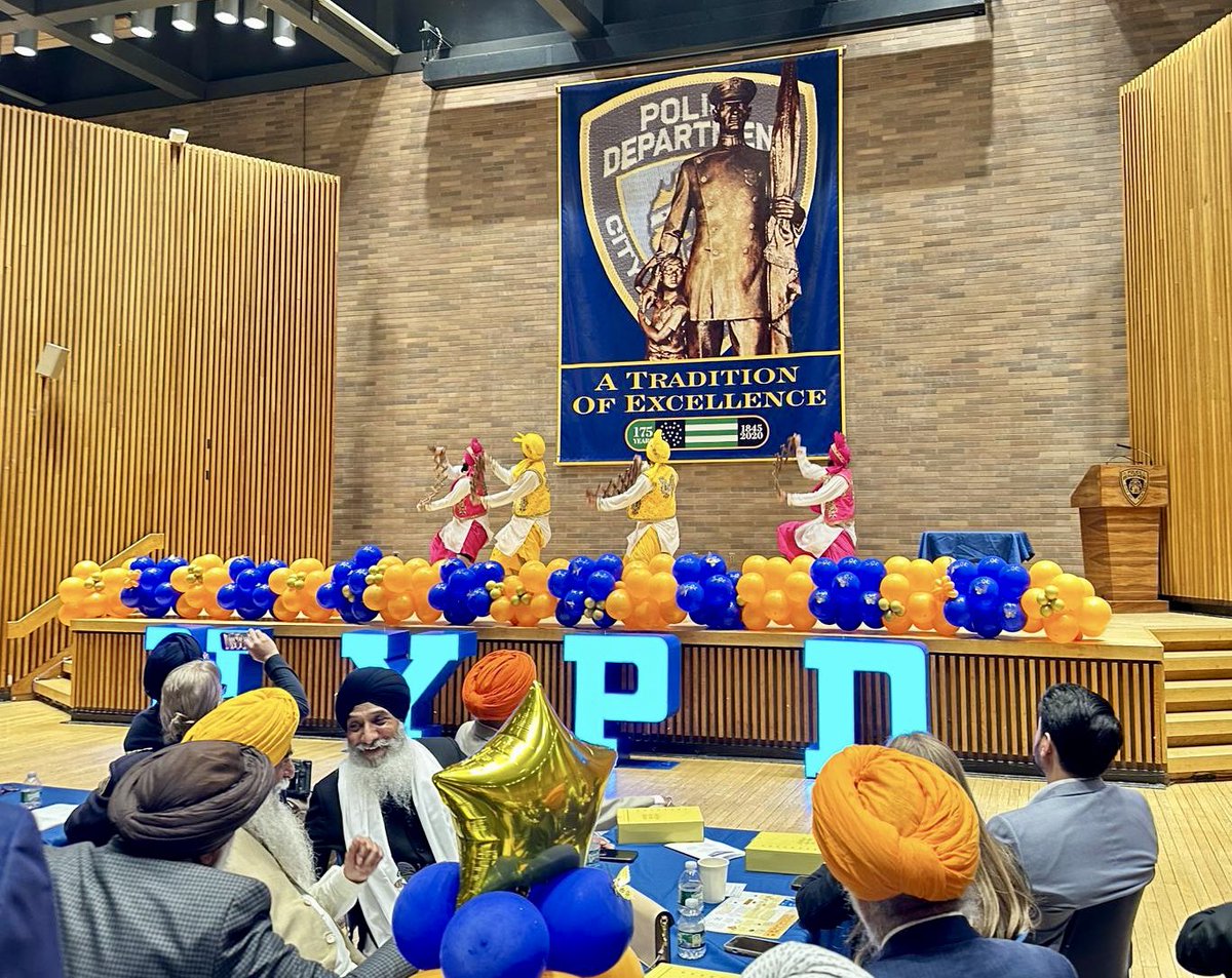 Last night, we joined @SikhOfficers at #1PP for the 3rd Annual Sikh Heritage and Vaisakhi Celebration. Thank you to all who attended this amazing event. @NYPDnews