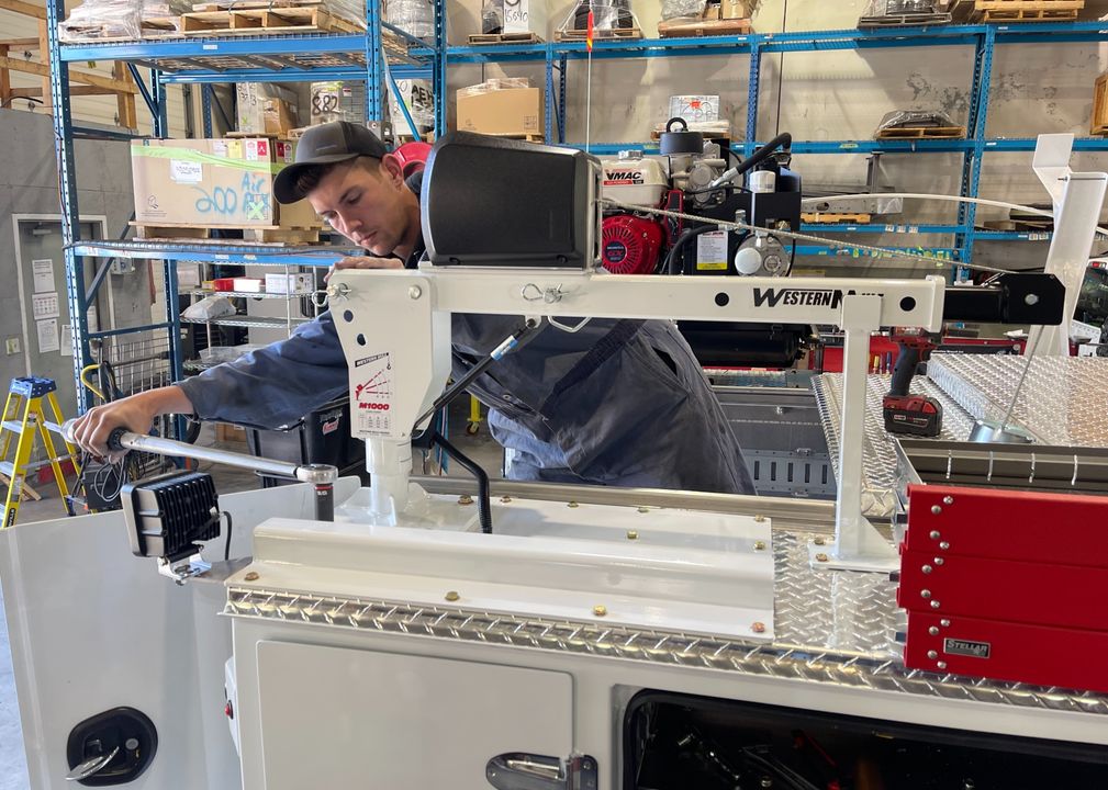 WorkTruckWest's tweet image. Check out these behind-the-scenes photos of our upfit technician, Cole, as he installs a VMAC G30 Air Compressor and Western M1000 Mule Crane on a 2024 Ram 2500 8' Mechanics Service Truck! #WorkTruckWest #NeedsMet #servicetruck #worktruck #vmac #westernmule