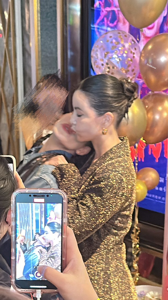 ItsKKWW's tweet photo. ไอเลิฟ ฮือออ 💖🥹🫠
ขอบคุณพี่บู้พี่บี้มากนะงับ ❤️ #ธัญญ่าหนิง https://t.co/edN4Fu7nvw