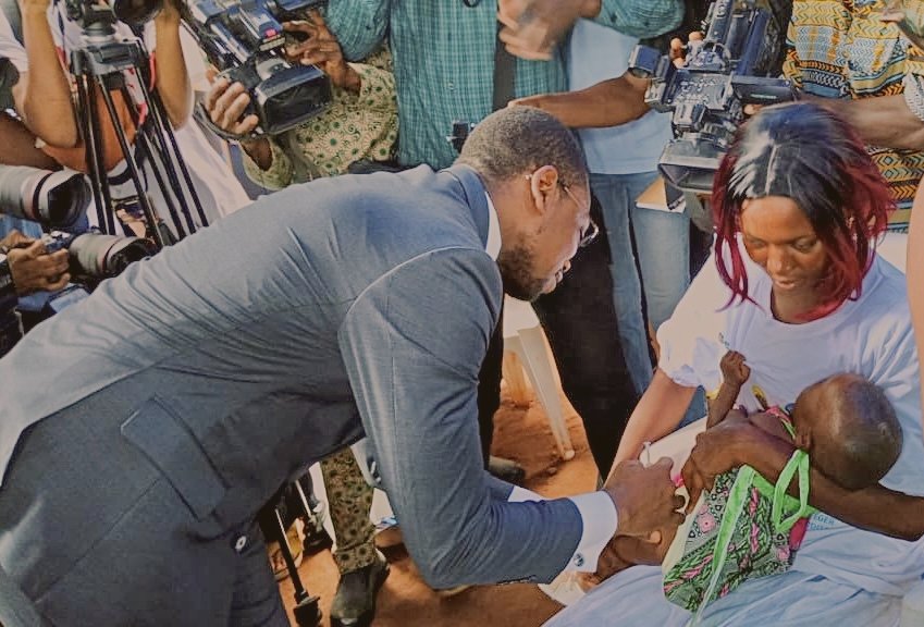 Il est désormais possible de faire vacciner son enfant contre le paludisme au Bénin 🇧🇯 ! Le pays a officiellement introduit, ce 25 avril, le vaccin antipaludique RTS,S dans son Programme Elargi de Vaccination, pour les bébés de 6 mois, 7 mois, 9 mois et les enfants de 2 ans.