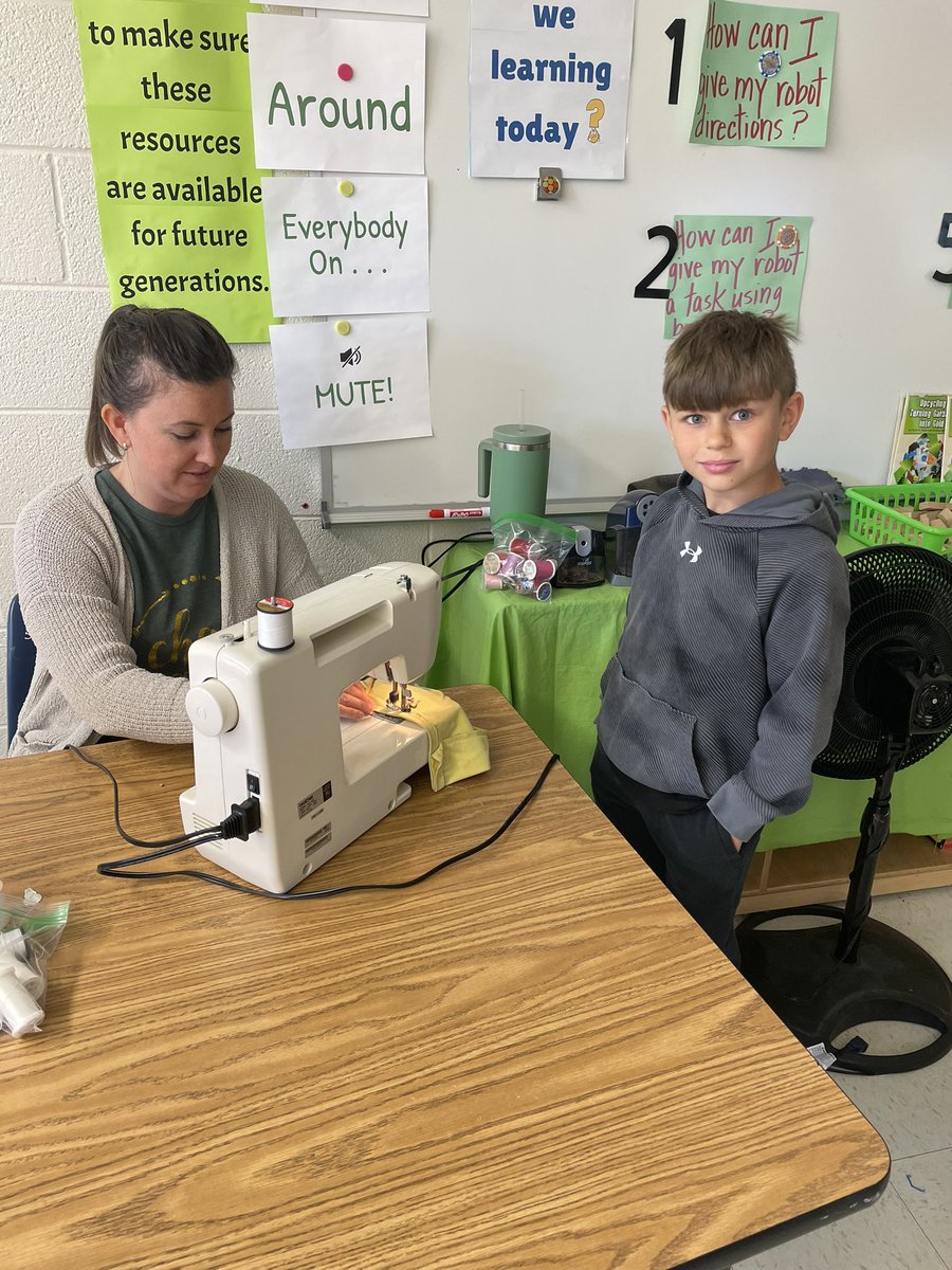 We appreciate our volunteers helping with our upcycling sustainability project this month! Volunteers helped students turn old t-shirts into tote bags. #TeamUCPS @AGHoulihan @UCPSNC