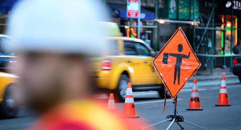 In 2022, speed was a factor in 34% of fatal work zone crashes. 

That’s why we’re supporting the FHWA as it calls for drivers to slow down near highway work zones to protect the men and women fixing our streets, highways, and bridges. 

edriving.com/three60/calls-…