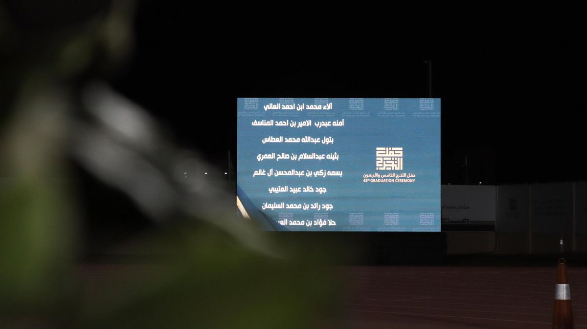 _Joodk's tweet photo. الحمدلله حمدًا كثيرًا طيبًا مباركًا فيه.

تم بحمد الله تخرجي من كلية الطب والجراحة، اللهم انفعني بما علمتني وزدني علمًا

24.04.2024🎓 https://t.co/K1dXbXdmzX