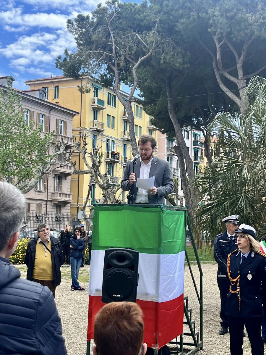 La nostra festa, la più bella di tutte🌹🇮🇹
W il #25Aprile! 
#Resistenza