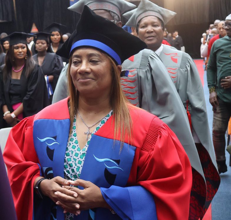 South African 🇿🇦 legend Desiree Ellis has been awarded an honorary doctorate degree in Sports Management by the Cape Peninsula University of Technology. The former Banyana Banyana captain guided SA to their first Women’s Africa Cup of Nations title in 2022. Congrats Dr Ellis. 💐