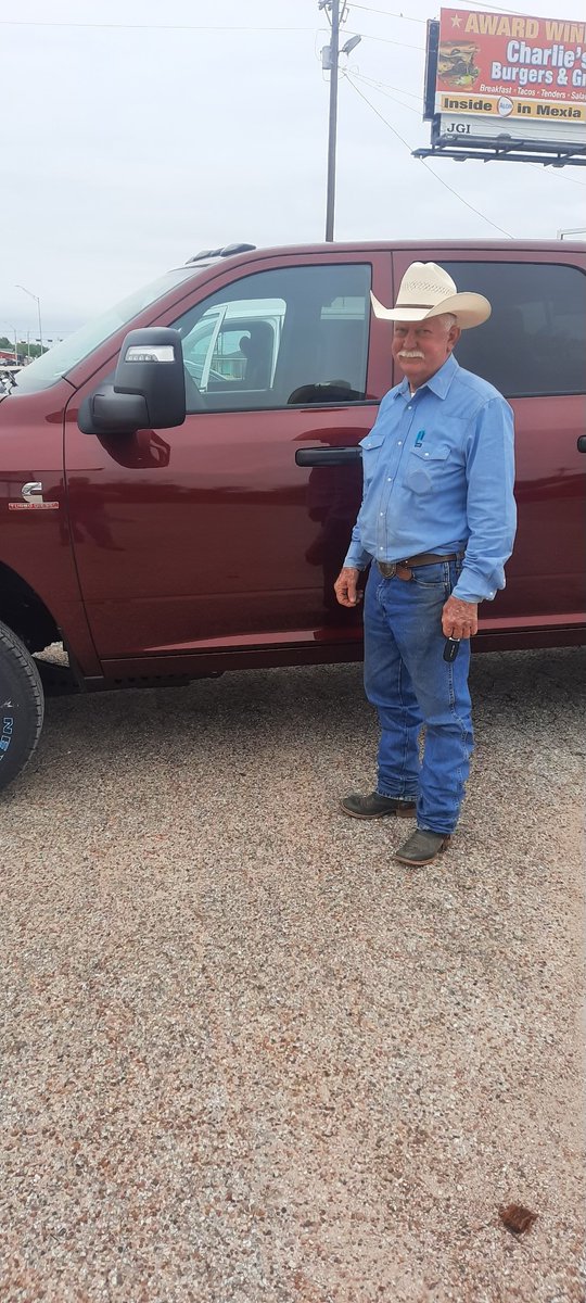 👏 Huge thank you to Mr. John Hoyle for the purchase of his brand-new 2024 #Ram3500 Tradesman Dually!! We appreciate you reaching out to Jeff Nelson for your new truck sir! Welcome to the #FulenwiderFamily! 🤝

Visit us today!
☎️ (254) 631-0333
🖥️ bit.ly/3QSmELl