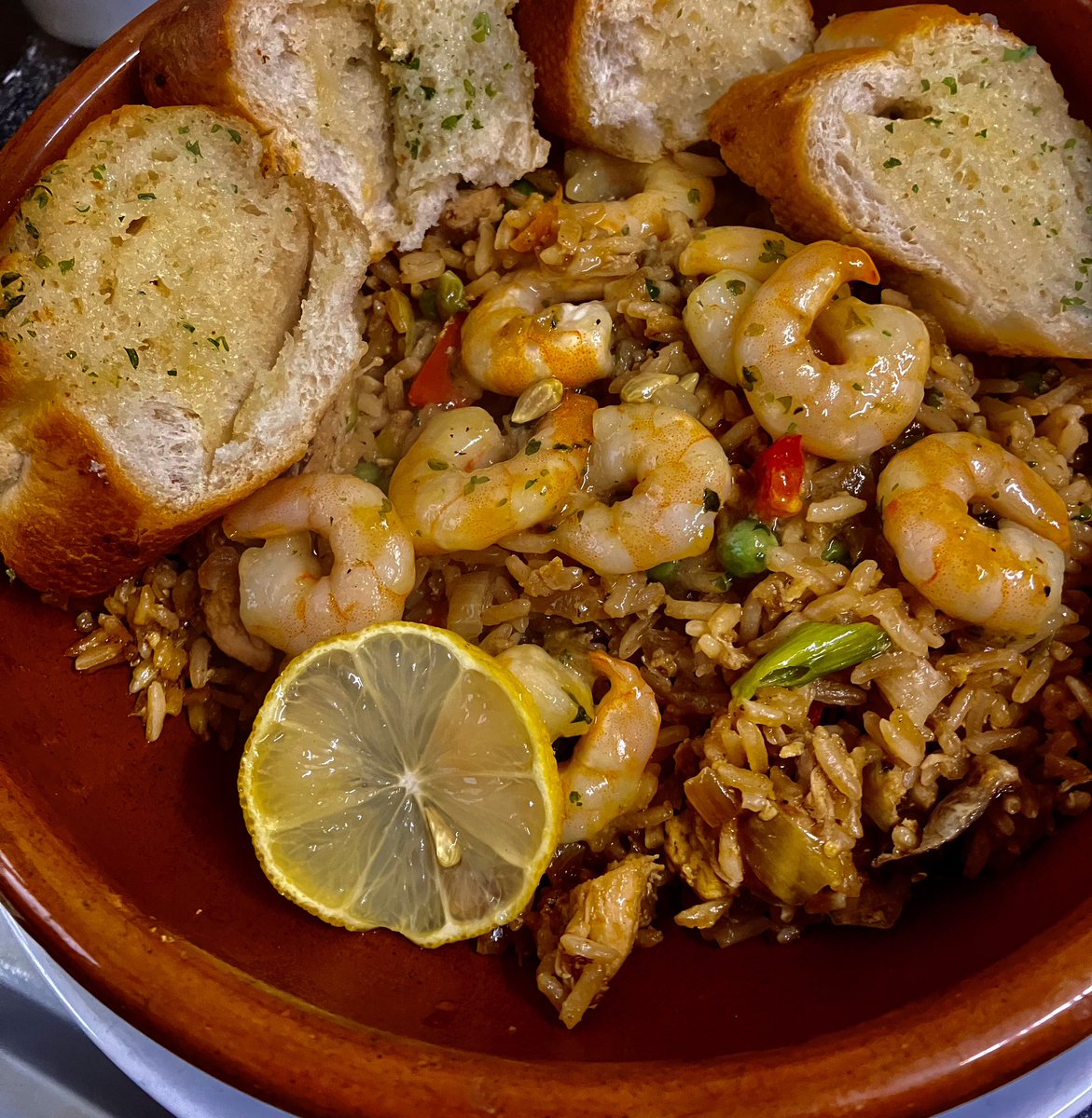 Chicken fried rice with garlic prawns and garlic bread. #garlicbread #garlicprawns #chickenfriedrice