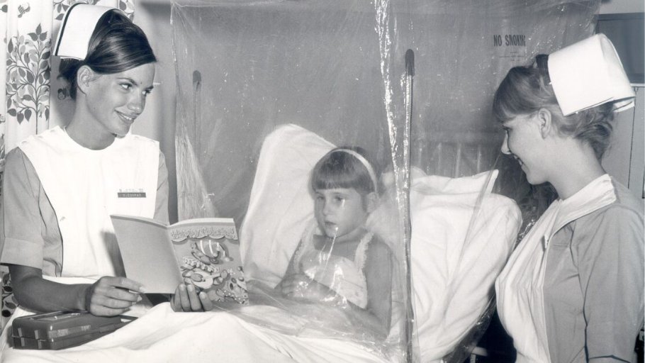 National Nurses Week is coming up, so we are sharing HSL's Medical Heritage Center photos: A #nursingstudent reading to a girl in isolation. Register for the 2024 Friends of Nursing History Lecture! ⬇️ go.osu.edu/mhc_nursing24 #OSUHSL #MHC #OSUWexMed #OhioState #Library #MedLibs