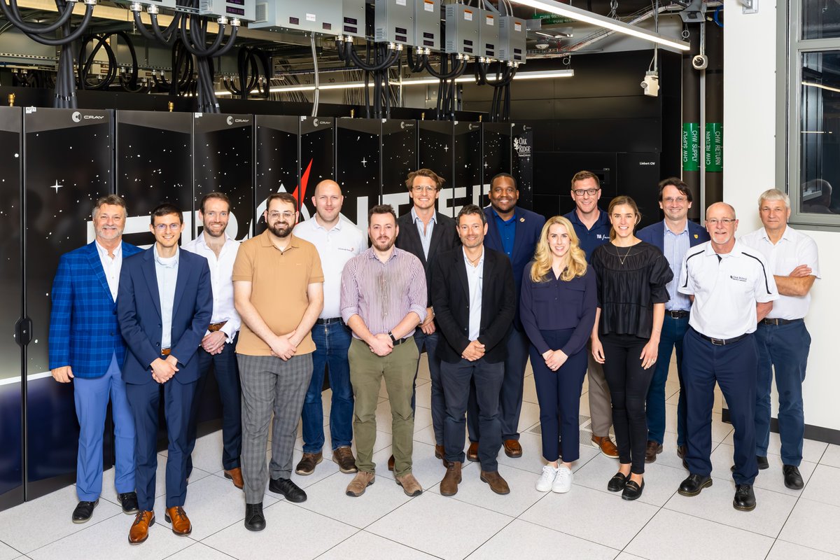 Here's the @TokamakEnergy team in front of the world’s most powerful supercomputer #Frontier, at the @ENERGY  @ORNL, with representatives from ORNL, @TVAnews and @TNECD, discussing opportunities to advance delivery of #fusionenergy ⚡️ 

#FusionForAll