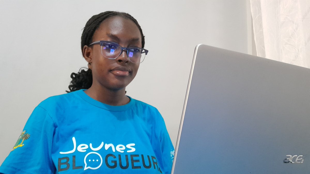 Roxanne a été victime de propos haineux sur internet. Avec les @JBlogueursCi, elle a participé à l'édition du guide d'utilisation du web pour les ados et les jeunes afin de contribuer à la protection des enfants en ligne. Lire plus 👉 uni.cf/3JA2xx7 #PourChaqueEnfant