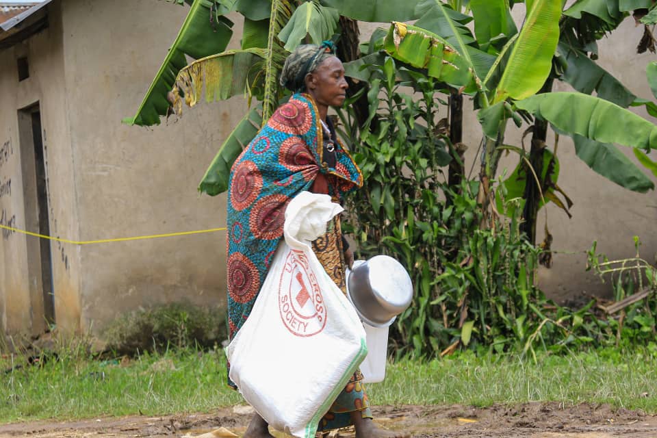 UgandaRedCross's tweet photo. In Kisoro today, we have distributed relief to families affected by heavy rains. 
120 families were considered following the assessment conducted.
Dr. Brian Kanaahe  - Director Disaster Risk Management apprentiated the role played by the Kisoro branch, the District Disaster Management Committee and community leaders, especially in conducting rapid assessments that enabled a faster response, in coordination with @OPMUganda.
@eu_echo @RodeKruis @opmdpm @DrBrianBilalK