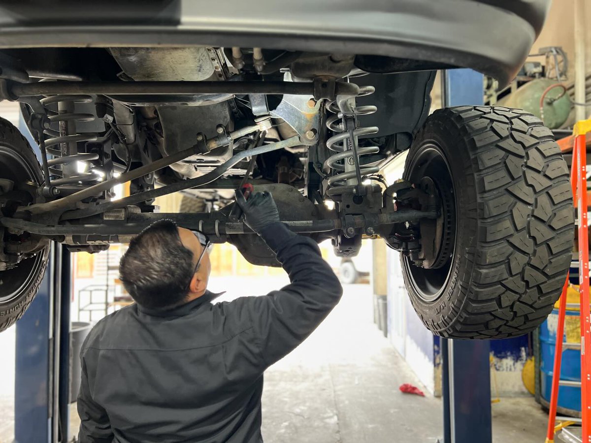 SVperf's tweet photo. Final inspection on this Dodge Ram 🐏 after receiving new wheel hubs, joints, axel shaft, oil service etc.  Alignment bay next. 👨‍🔧

#svperformance #autorepair #truckcenter #diesletrucks #vehiclesuspension #truckliftkits #tireshop #vehiclealignment #dodgetrucks https://t.co/XqUeW5KNeS