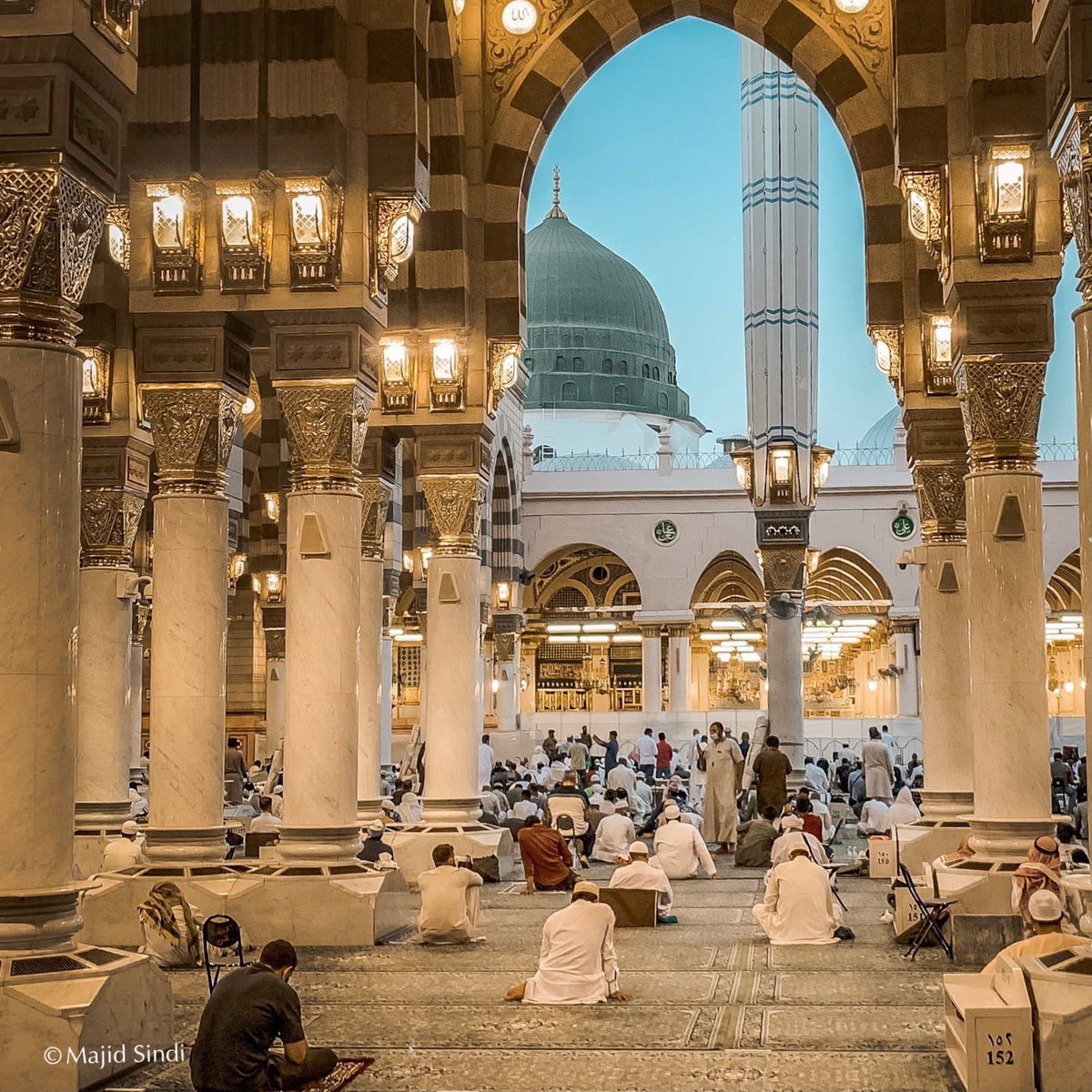 raway_alqasid's tweet photo. "صَلُّوا على الهادي البشيرِ وأبْشِرُوا
قد فازَ منْ صلّى عليهِ وأكثرَ  "ﷺ https://t.co/PnyovTNblD