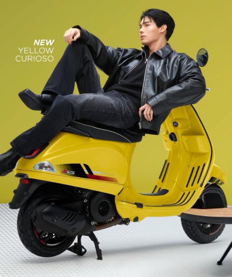 Hot!🔥🖤💛

#WINxVespaTH
#VespaS #VespaS125
#Vespa #VespaThailand
#winmetawin @winmetawin 
@Vespa_Official @vespa_thailand