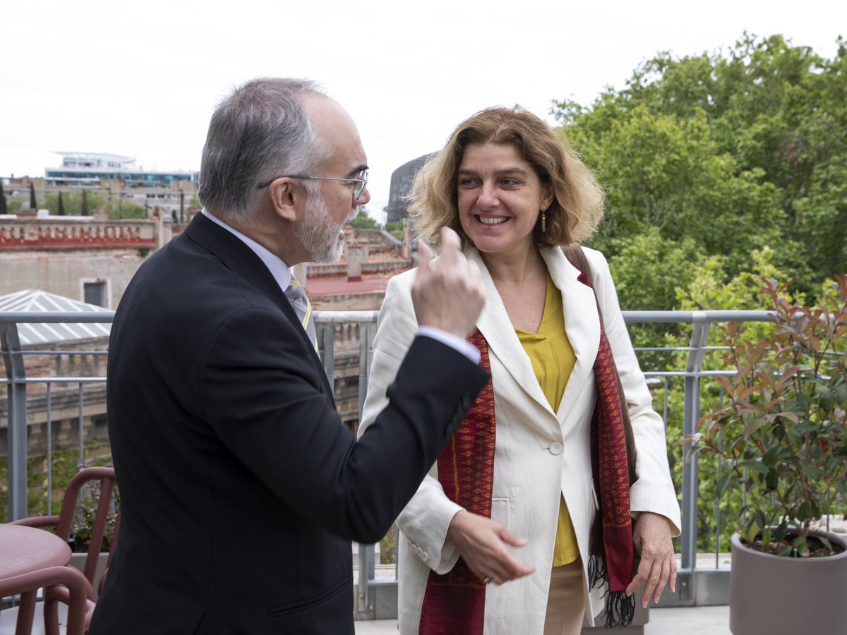 Avui @HencseyMonika de @EUinmyRegion ha visitat la 
@fpmaragall per conèixer de prop la feina de la Fundació en la lluita contra l’Alzheimer. 

L’edifici de la fundació, finançat amb fons europeus va guanyar un premi #Regiostars 

…ona.spain.representation.ec.europa.eu/noticies-i-esd…