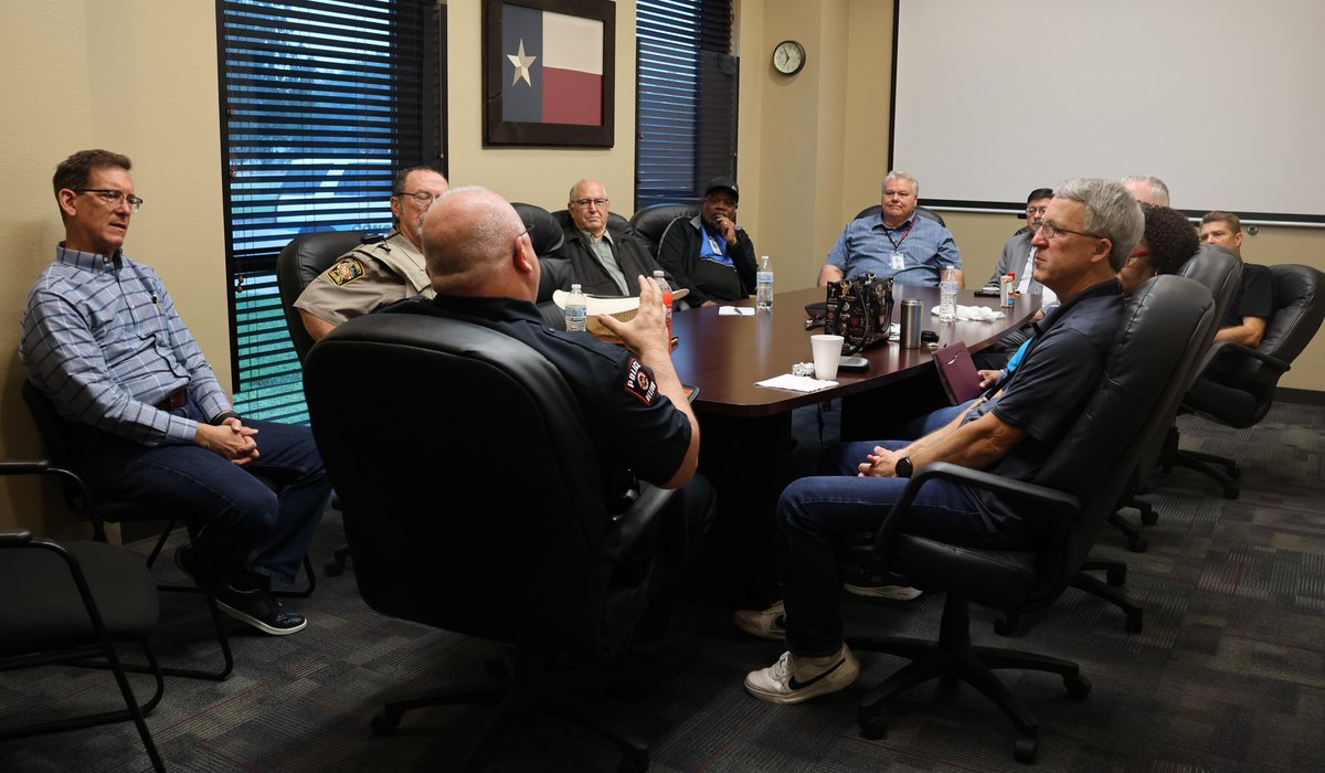 BeltonPolice's tweet photo. POLICE-CLERGY PARTNERSHIP๐ค๐On Wednesday morning, local pastors, chaplains and faith leaders in the community gathered with Belton PD Chief Berg to discuss the direction and future goals of the police department. #PartnersInProtection #UnityInService https://t.co/P2H2VcT5O8