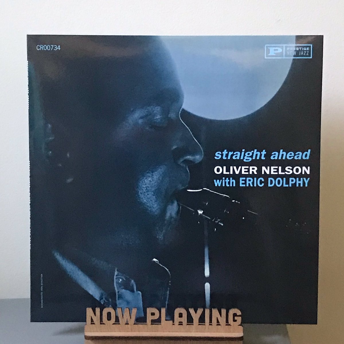 I love a good horn duet.

Now Playing: Oliver Nelson with Eric Dolphy “Straight Ahead” (1961; 2024 @VinylMePlease release).

#vinyl #vinylrecords #vinylcollection #vinylcollector #vinylcommunity #vinyladdict #vinylcollectionpost #vinilo #vinilos #olivernelson #jazz #hardbop