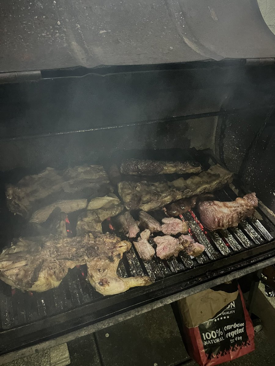 Davez_z's tweet photo. Asado 🇦🇷 https://t.co/o1AqLhFa96