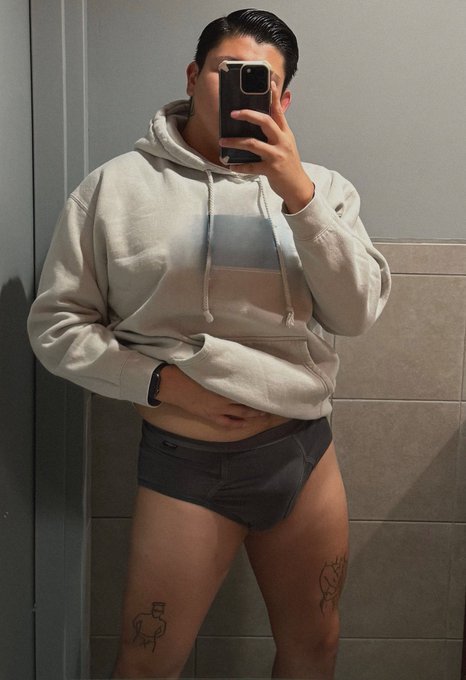Alex - Thick thighs, save lives 🫣 https://t.co/IazeB7X7eO