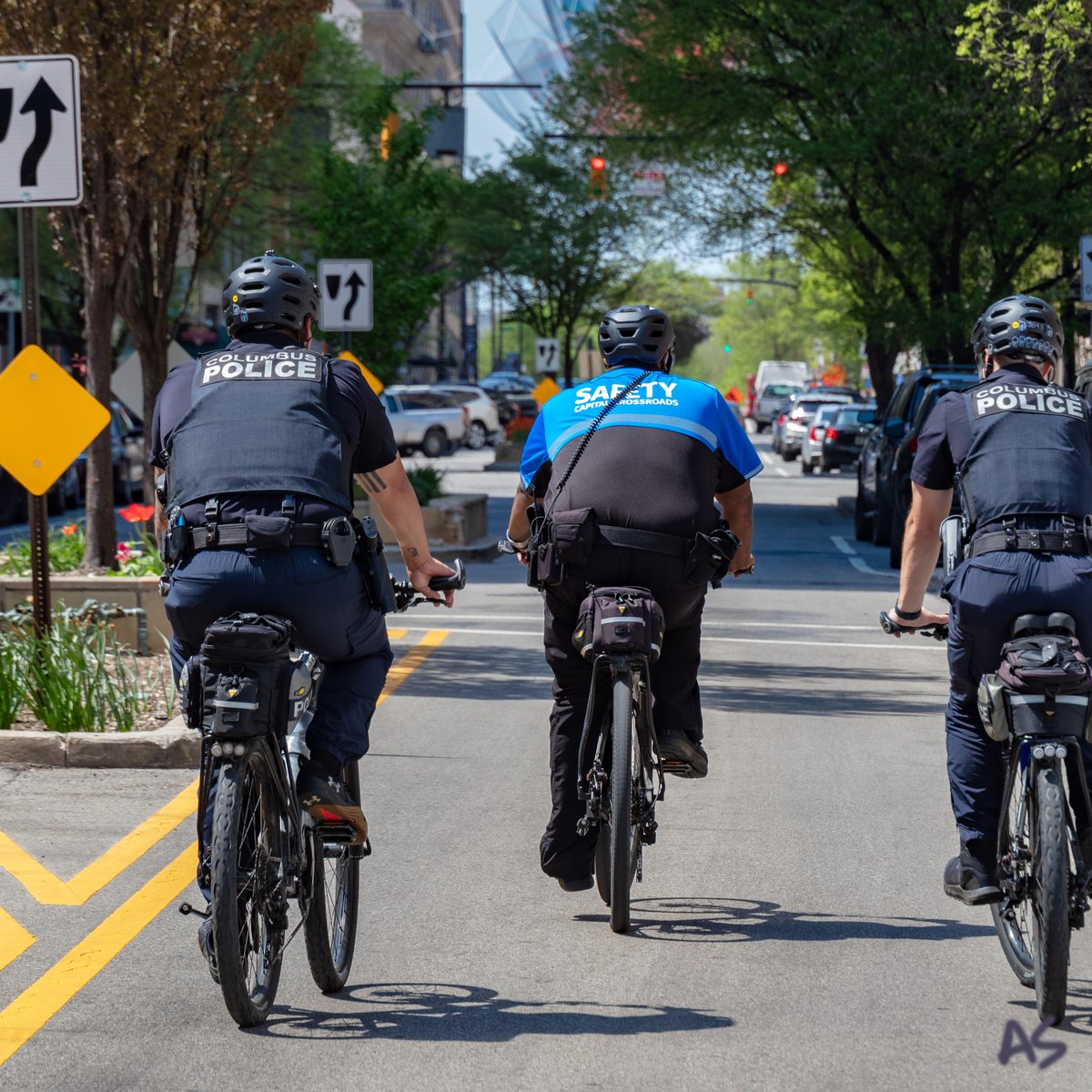 A BIG Thank You to CPD for helping with our downtown shoot. You guys rock! 🚵‍♂️💕☺💕🚵‍♂️ #downtown #streetscene