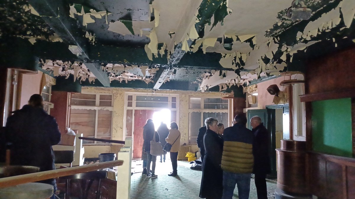 Delighted to welcome @HeritageFundUK @HistoricEngland @ArchHFundEng @greatyarmouthbc to The Iron Duke today to inspect roof repairs and discuss plans for full restoration and reuse. @SAVEBrit @C20Society