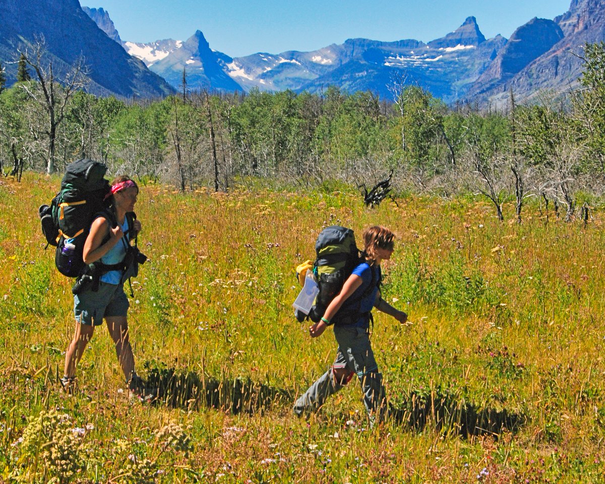 #NationalParksWeek Day 6: Youth Engagement 🙌 to all parents who take their kids hiking, backpacking, and camping in the #nationalparks. You are fostering a future for them and giving them a place to forge a deep connection with nature. #youth #hiking #backpacking #Connections