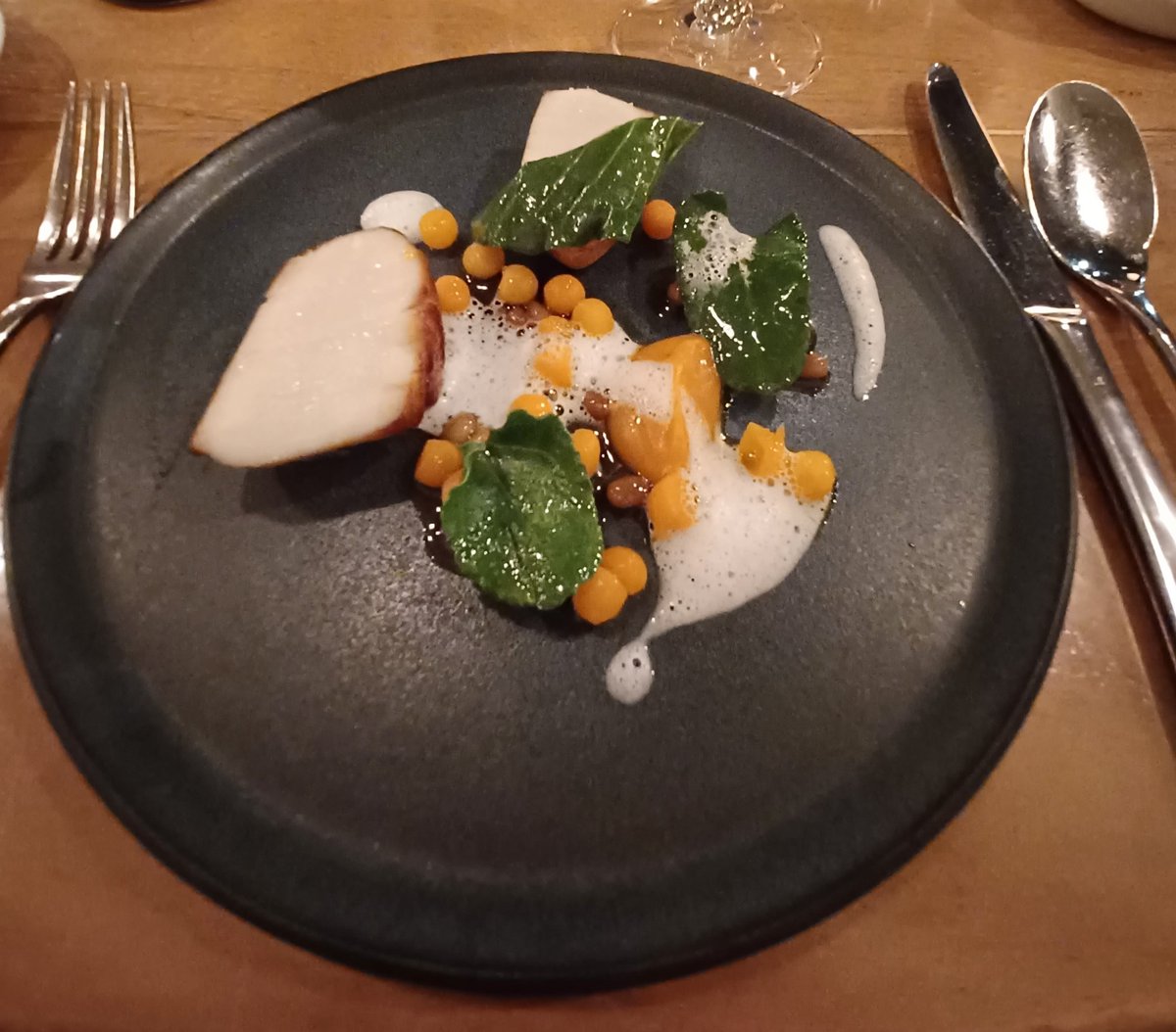 Spectacular scallop and squash @oxbelfast #MICHELINStar guide.michelin.com/ie/en/belfast-…