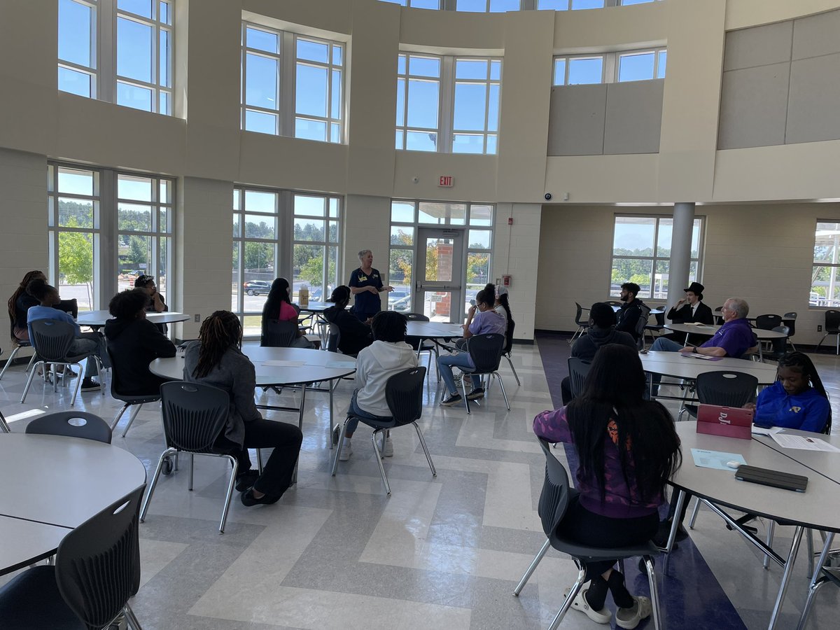 nate_innovate's tweet photo. Loved having Nurse Jan come to speak w @rvhs @AVIDRVHS students today on her fascinating field.

$200k/yr? 💰 Flexible hours ⏰ Always in demand 🙏… !!!

This prototype comes from #R2Hacks2024 team “Job Opportunities” so great work in planning and executing, students! https://t.co/DL2fdH8fTV